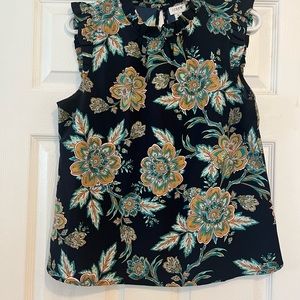 Pretty paisley floral top. Sleeveless.